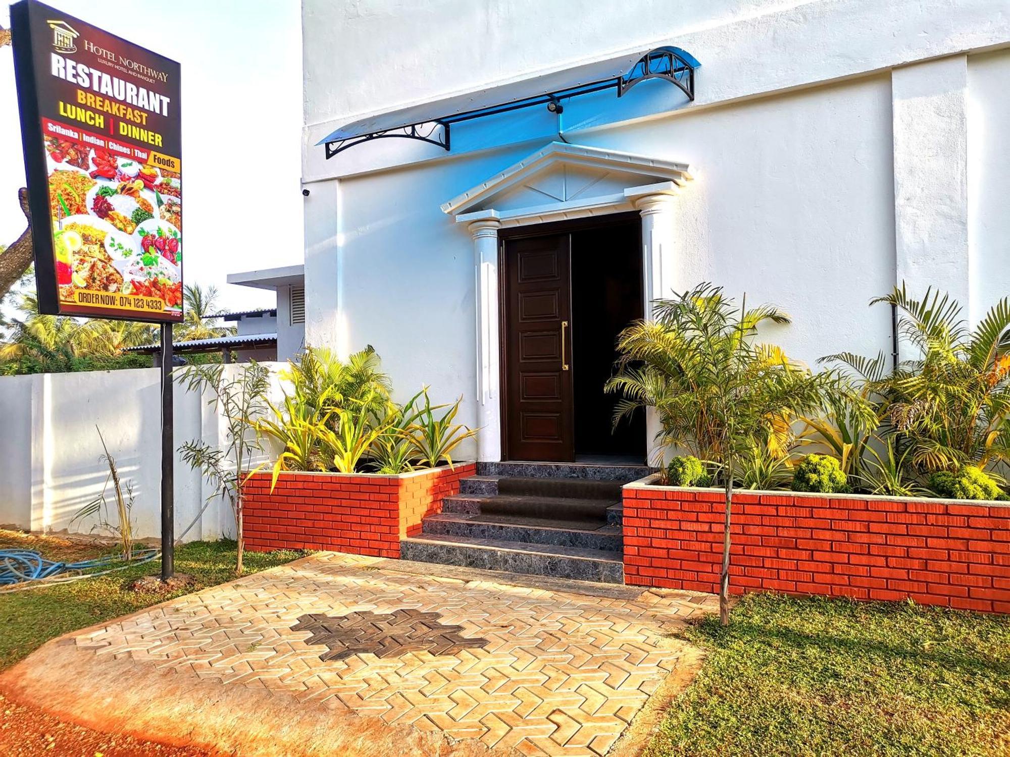 Hotel Northway Vavuniya Exterior foto